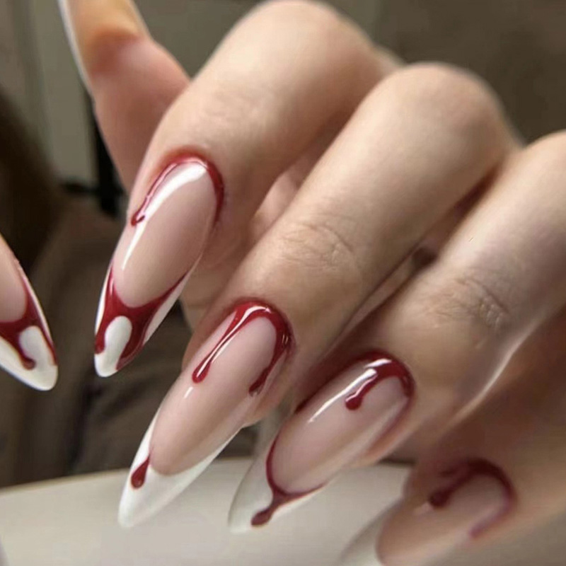 Halloween lang puntig in nagelpatch