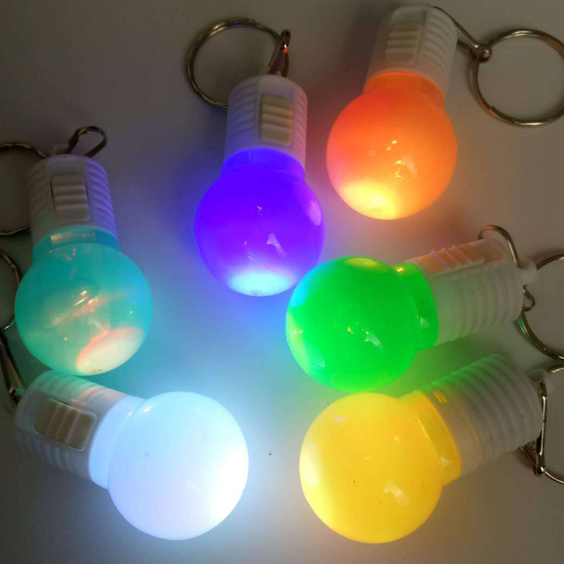 Draagbare Mini Creatieve Kleurrijke LED Flitslicht Lamp Zaklamp Zaklamp Led sleutelhanger